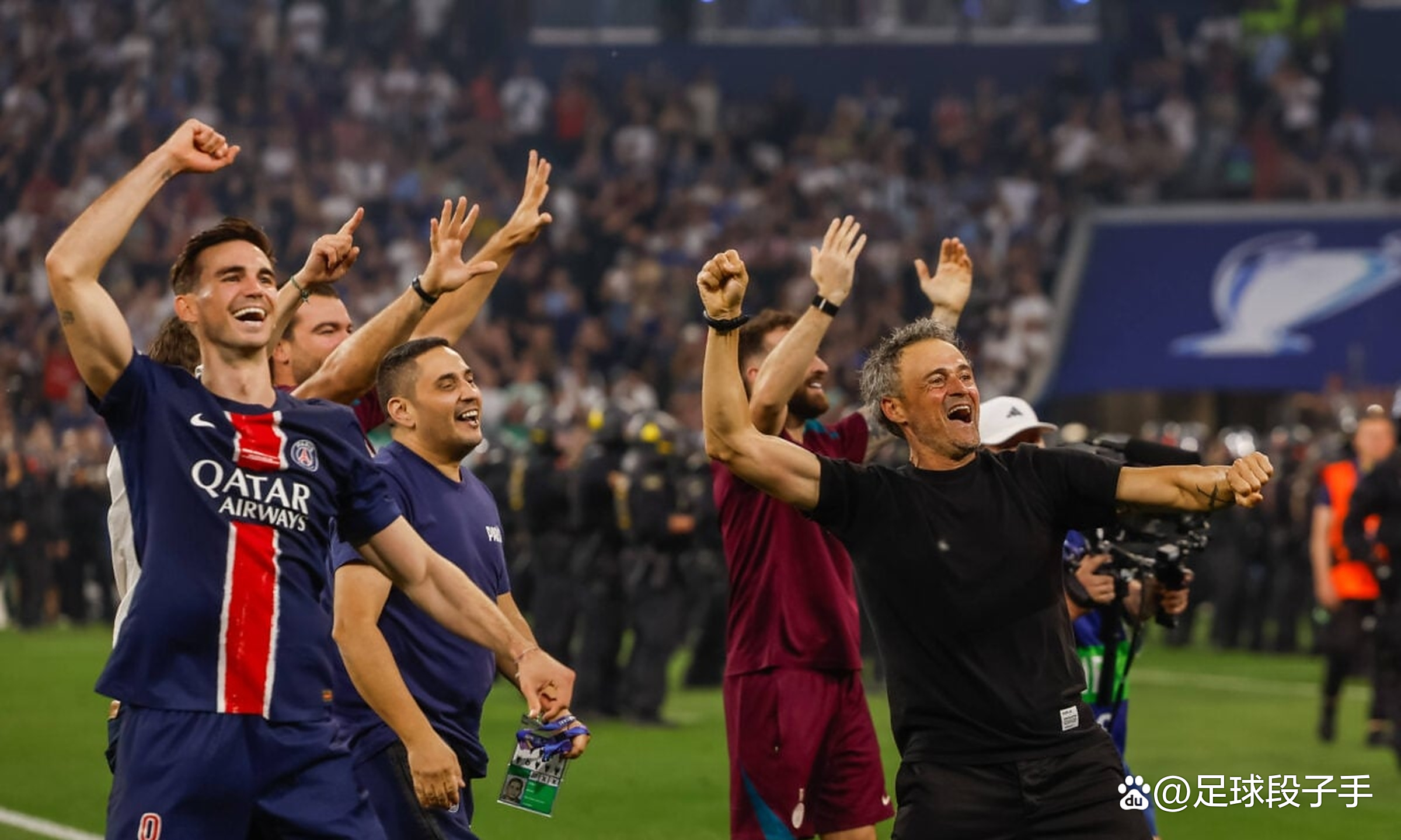 包含巴黎圣日耳曼球员对于团队意识有所提升的词条