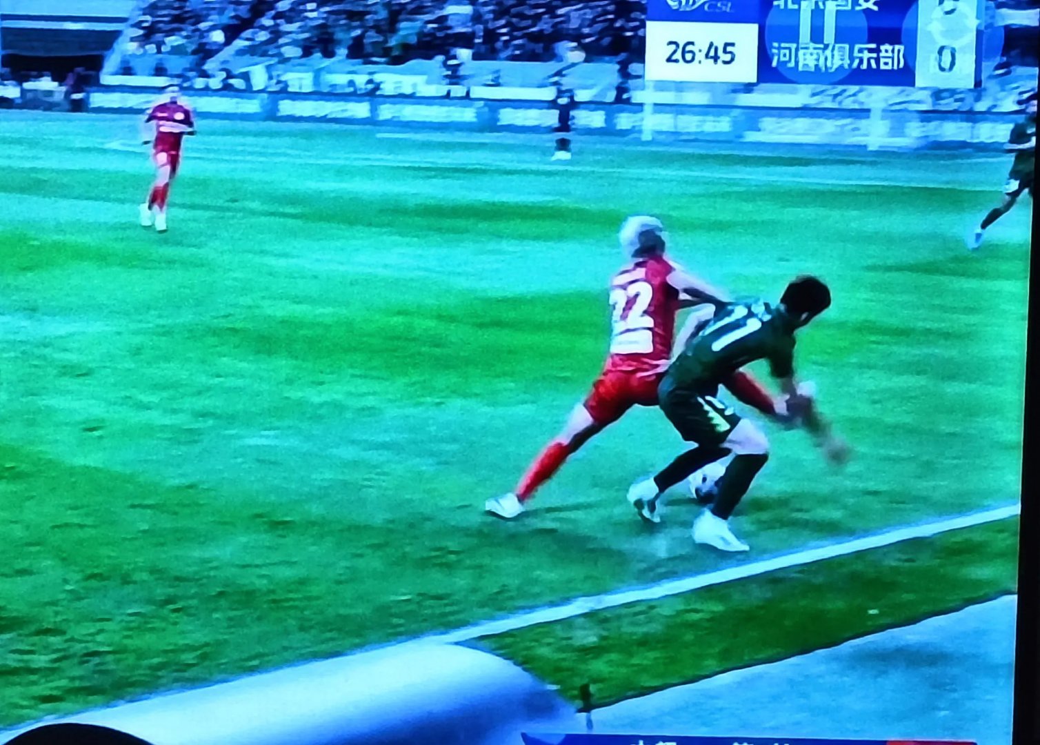 爱游戏活动-足球比赛中球队一个接一个地取得进球