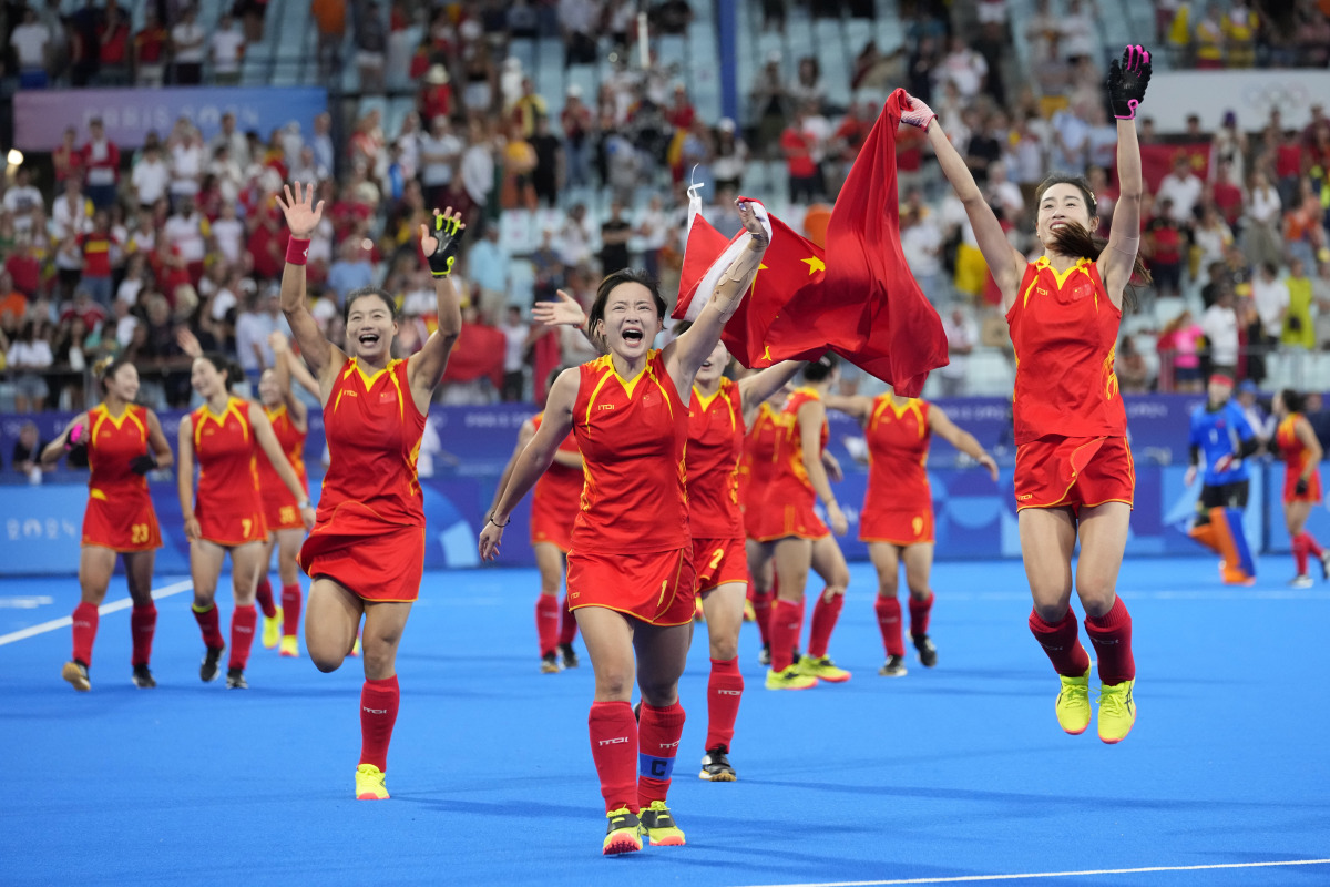 爱游戏培训-运动员们展现出色技艺，体育精神不断传承