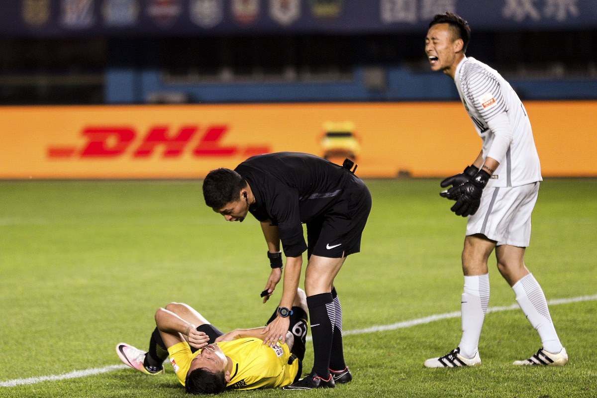 爱游戏注册-包含利物浦球员在比赛中受伤，需休战一周的词条