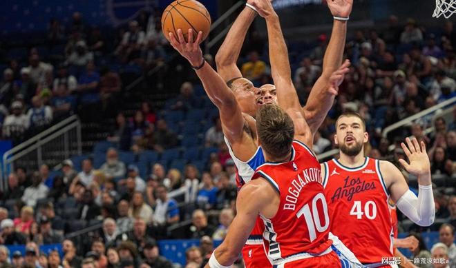 爱游戏中国官网-魔术终结连败，伊巴卡复出助球队拿下胜利的简单介绍